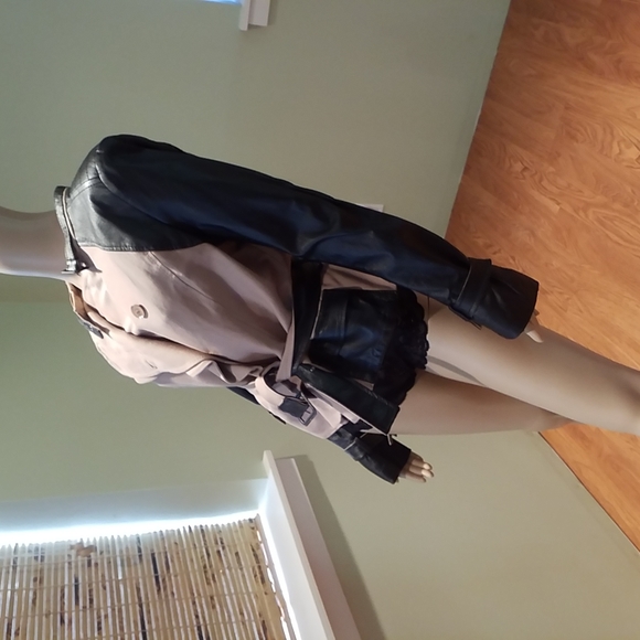 BCBGMaxAzaria Tucker Leather And Cotton Belted Jacket Size L - Picture 5 of 8